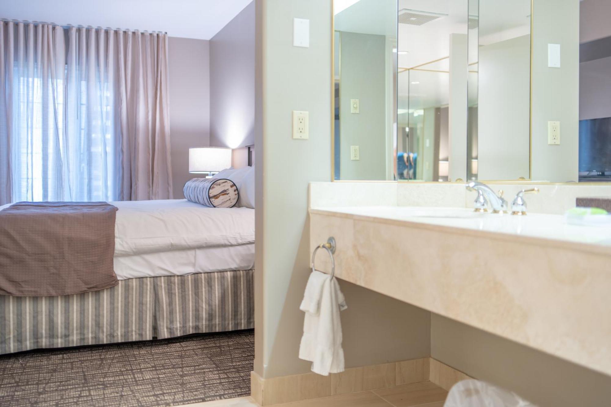 Horseshoe Valley Suites - The Azure Shanty Bay Екстериор снимка